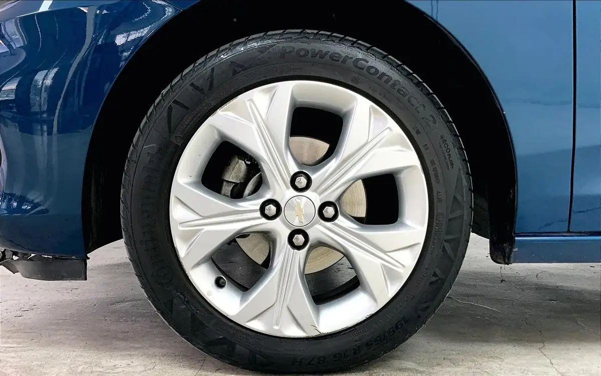 Chevrolet Onix usado 2021 en venta #8