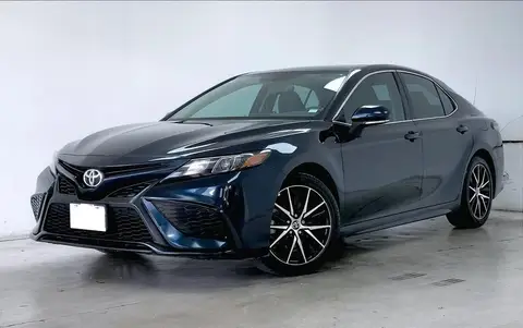Toyota Camry 2021