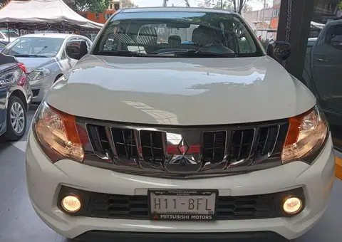 Mitsubishi L200 2019 2.5 Di-d Cabina Doble 4x2 Mt