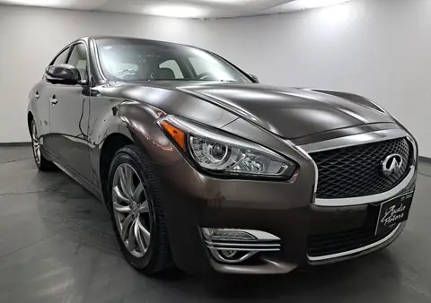 Infiniti Q70 2016
