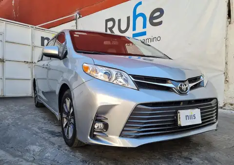 Toyota Sienna 2019
