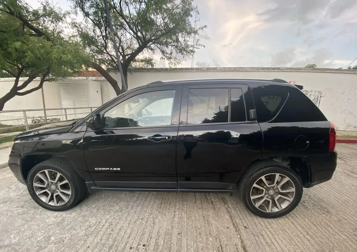 Jeep Compass usado 2015 en venta #8