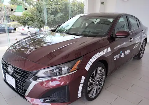 Nissan Altima 2023