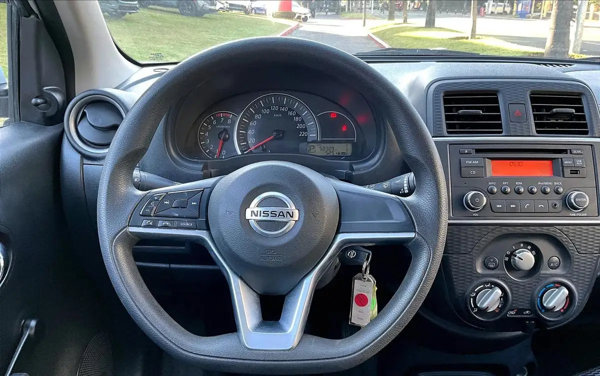 Nissan March usado 2021 en venta #4