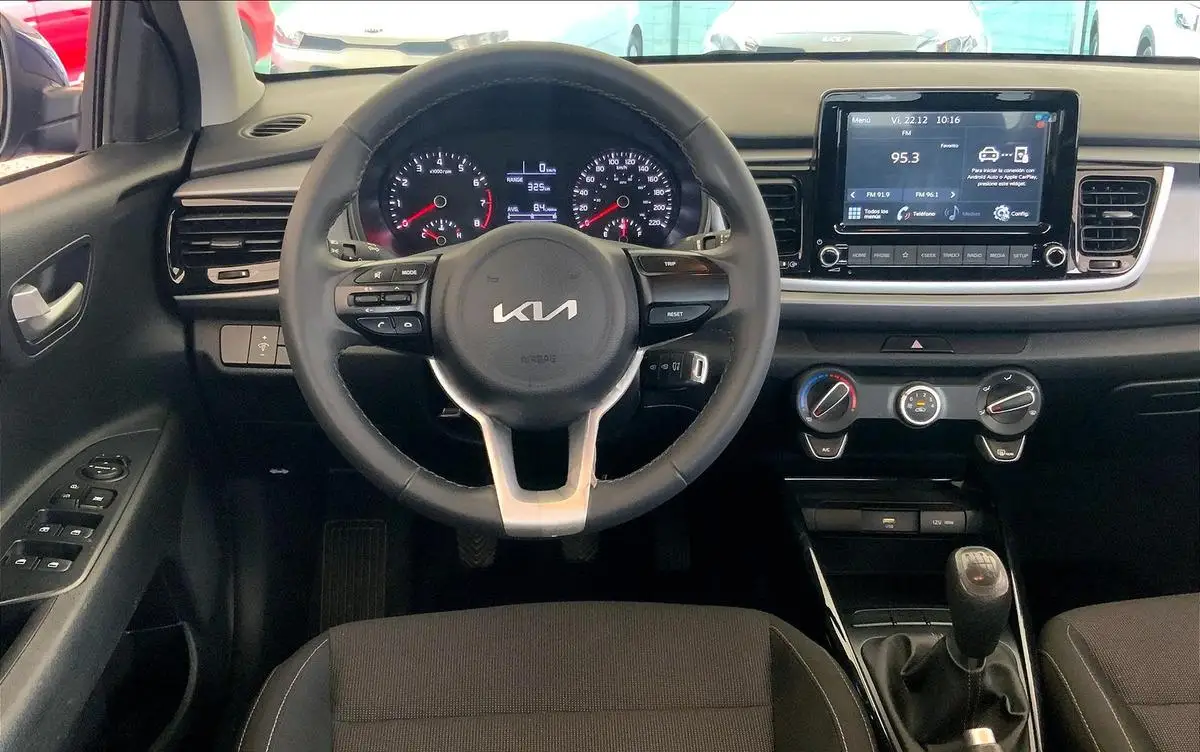 Kia Rio usado 2022 en venta #4