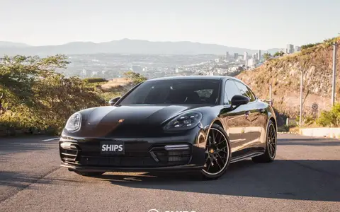 Porsche Panamera 2023