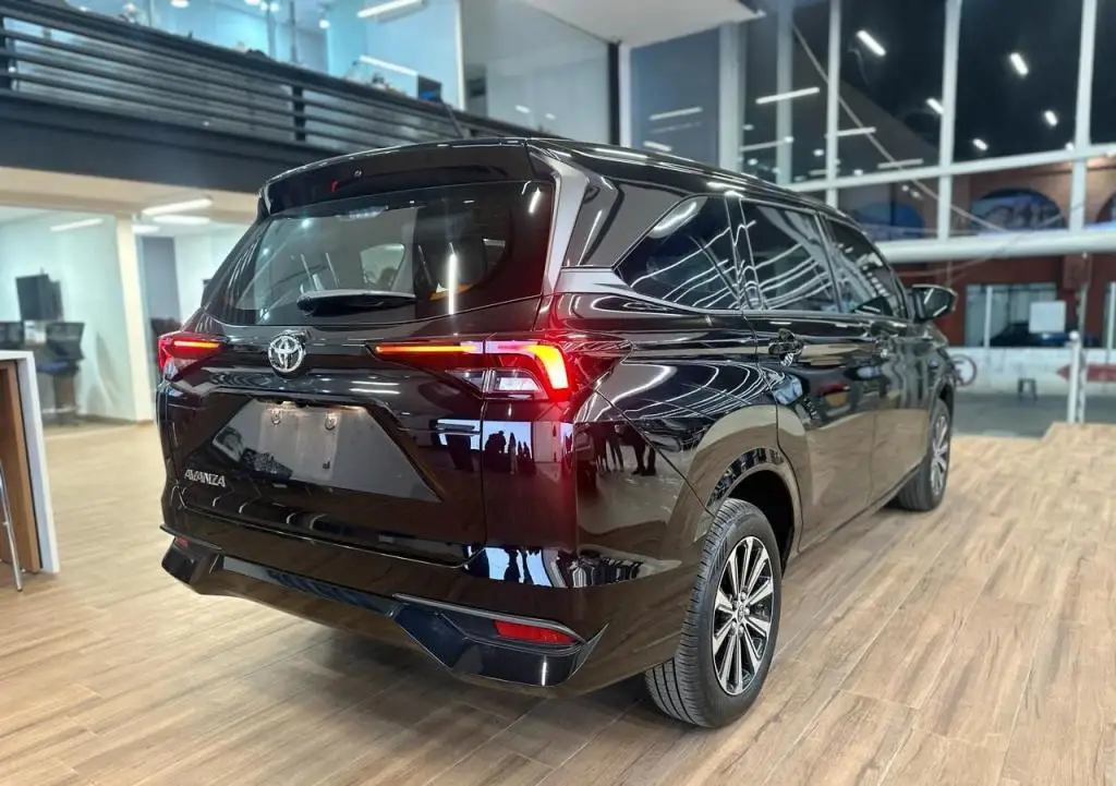 Toyota Avanza usado 2023 en venta #6