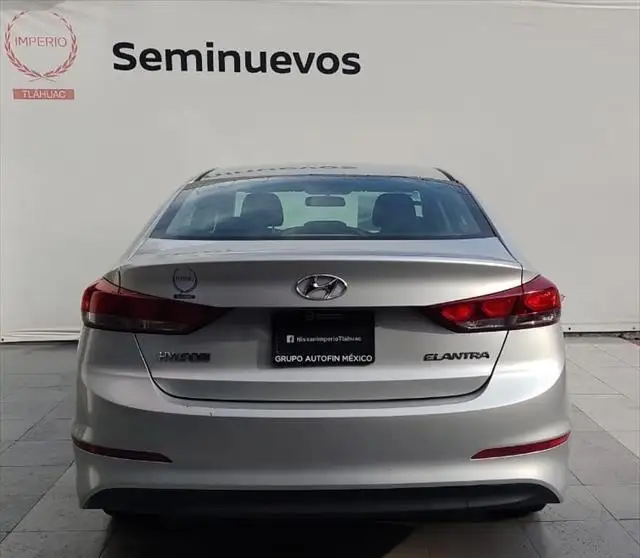 Hyundai Elantra usado 2017 en venta #3