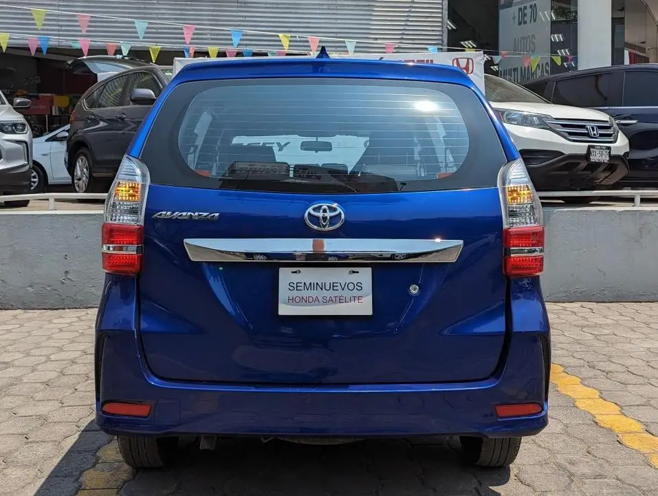 Toyota Avanza usado 2021 en venta #5