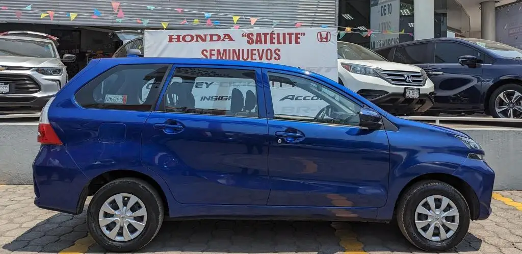 Toyota Avanza usado 2021 en venta #7