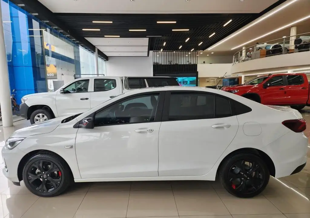 Chevrolet Onix usado 2023 en venta #5