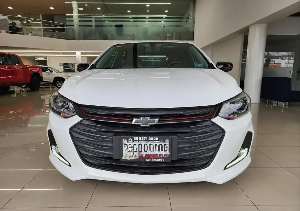 Chevrolet Onix usado 2023 en venta #2