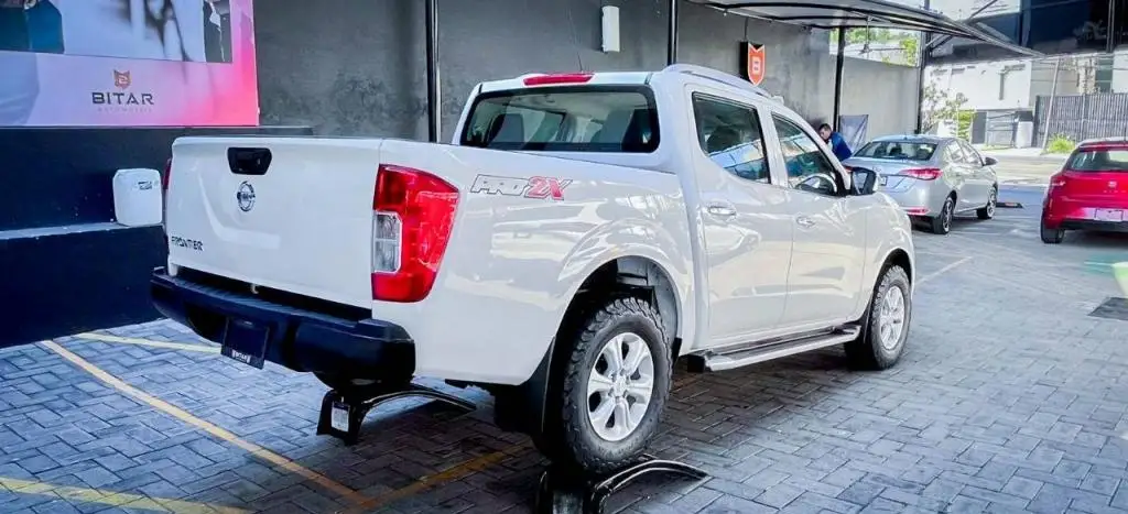 Nissan NP300 usado 2022 en venta #7