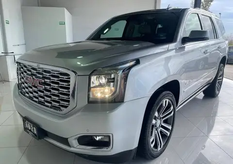 GMC Yukon Denali