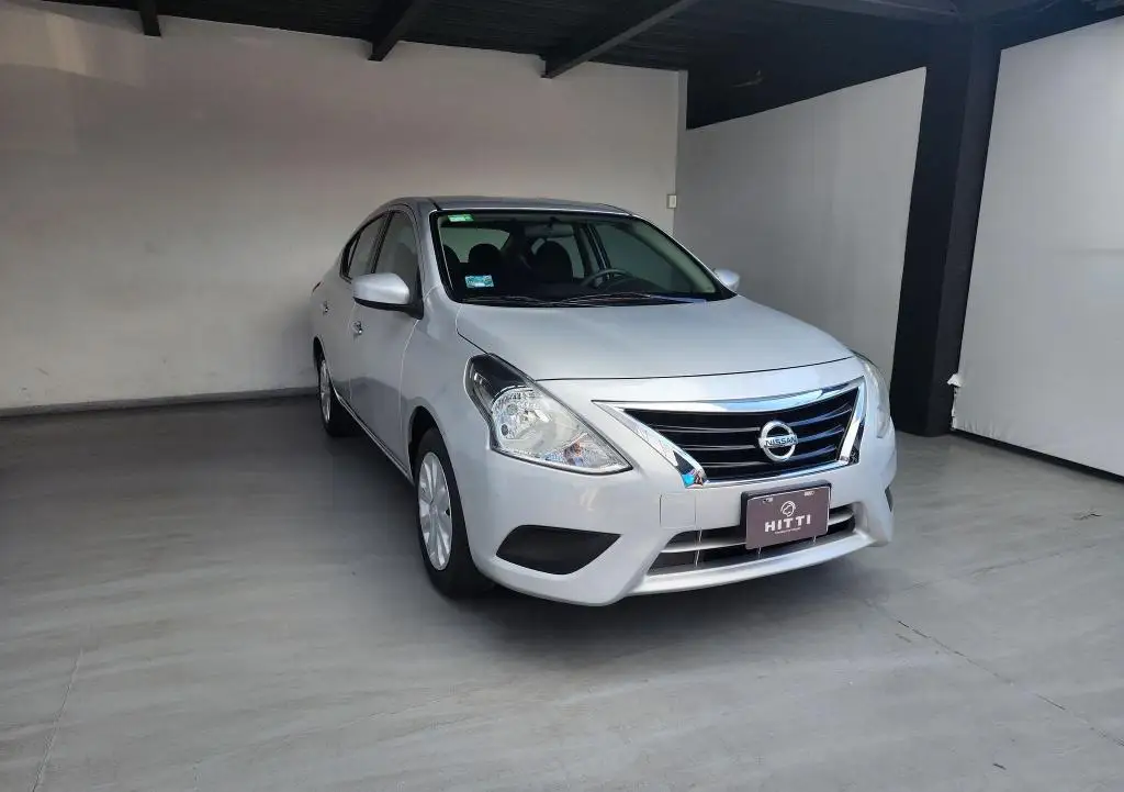 Nissan Versa usado 2018 en venta #2