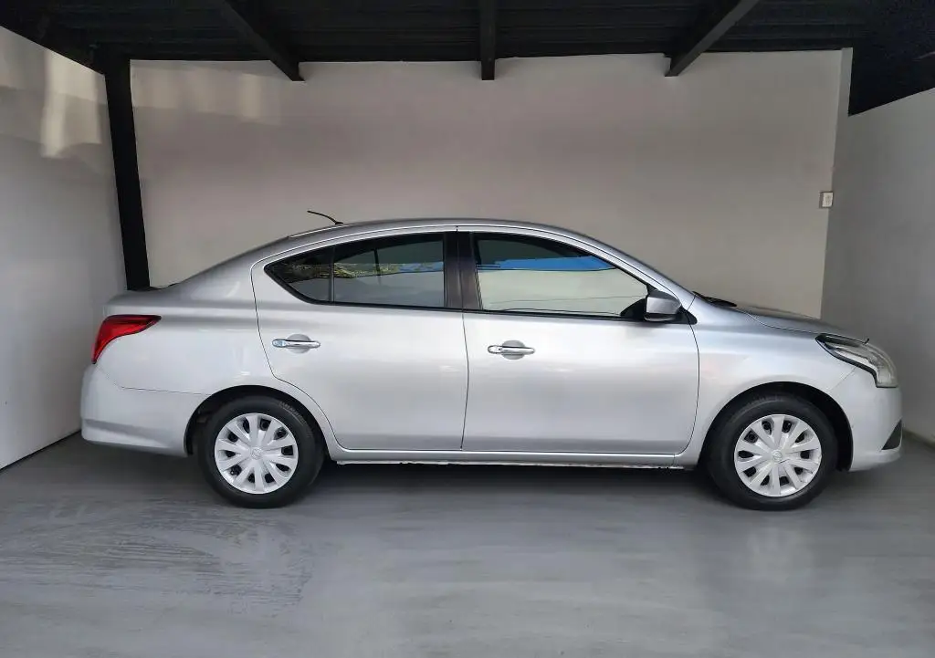 Nissan Versa usado 2018 en venta #5