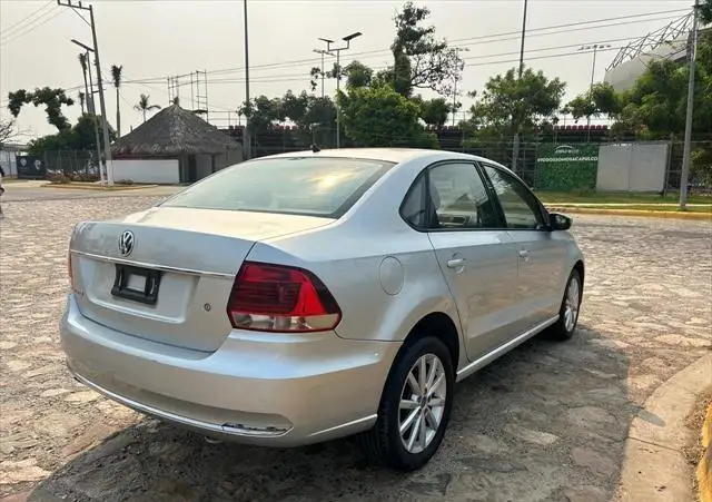 Volkswagen Vento usado 2018 en venta #3