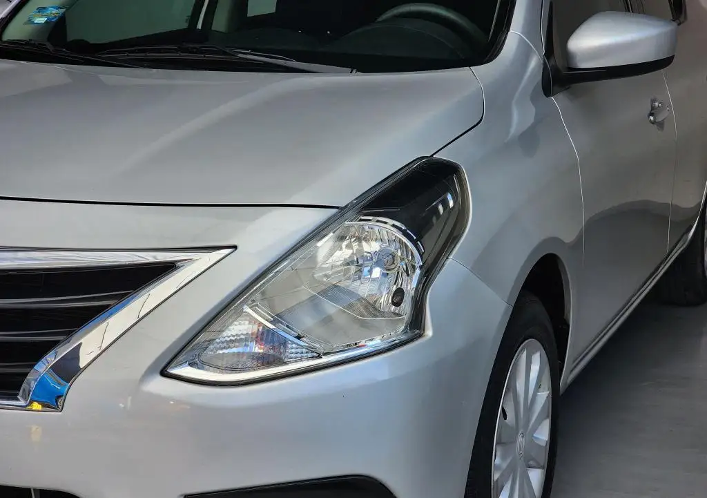 Nissan Versa usado 2018 en venta #3