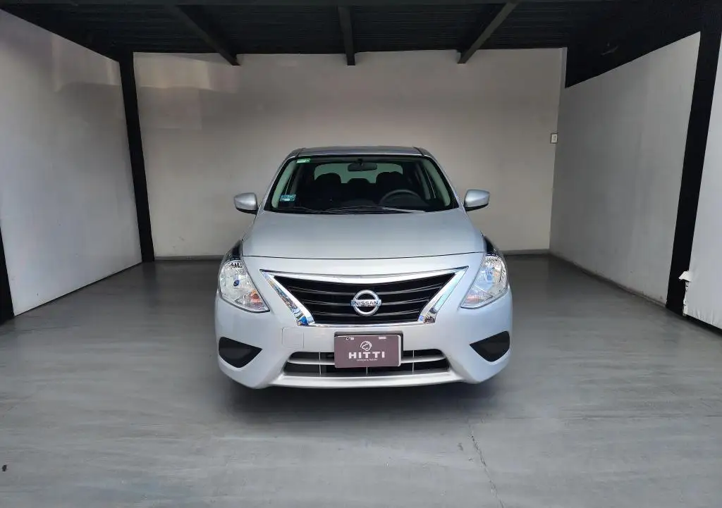 Nissan Versa usado 2018 en venta #1