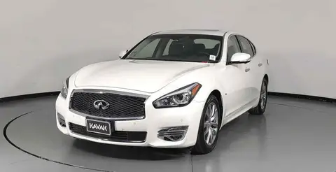 Infiniti Q70