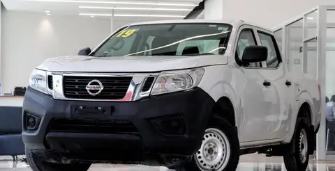 Nissan NP300 Doble Cabina
