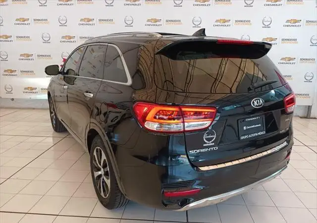 Kia Sorento usado 2017 en venta #4