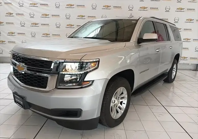 Chevrolet Suburban usado 2020 en venta #4