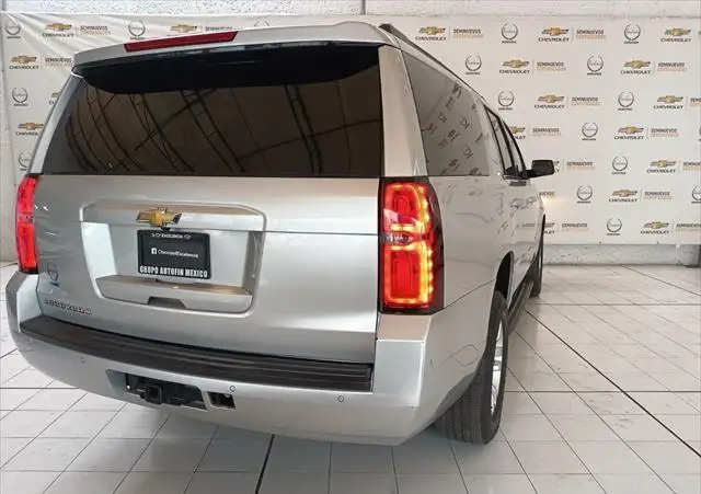 Chevrolet Suburban usado 2020 en venta #5
