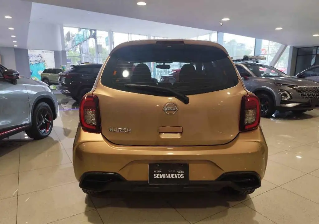 Nissan March usado 2022 en venta #4