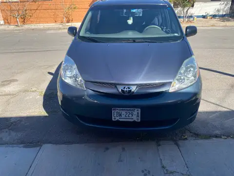 Toyota Sienna ES