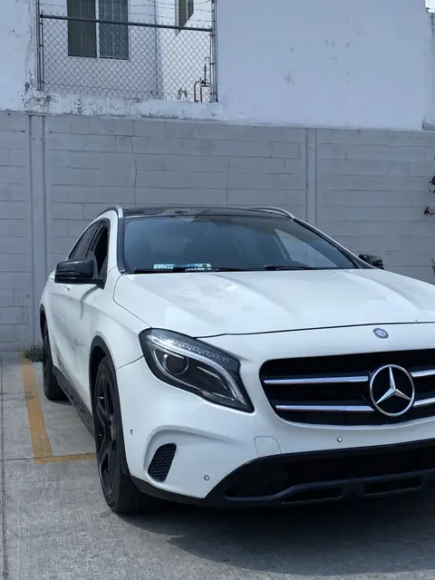 Mercedes Benz CLA-Class CLA 250 Paquete AMG