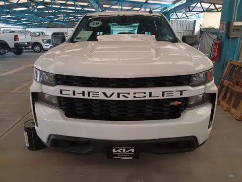 Chevrolet Silverado CABINA REGULAR 